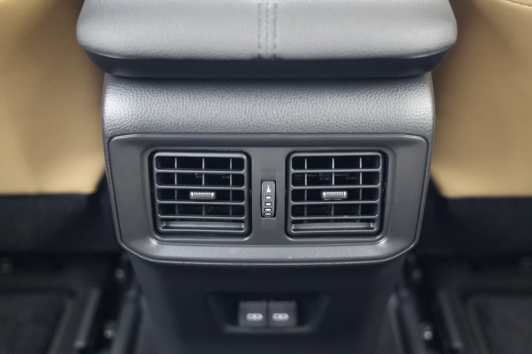 2025 Toyota RAV4 Cruiser (2WD) Hybrid, Automatic, 4948 km, Rear A/C Vent