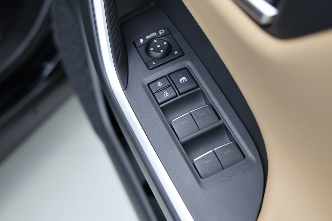 2025 Toyota RAV4 Cruiser (2WD) Hybrid, Automatic, 4948 km, Drivers Side Door Panel Controls