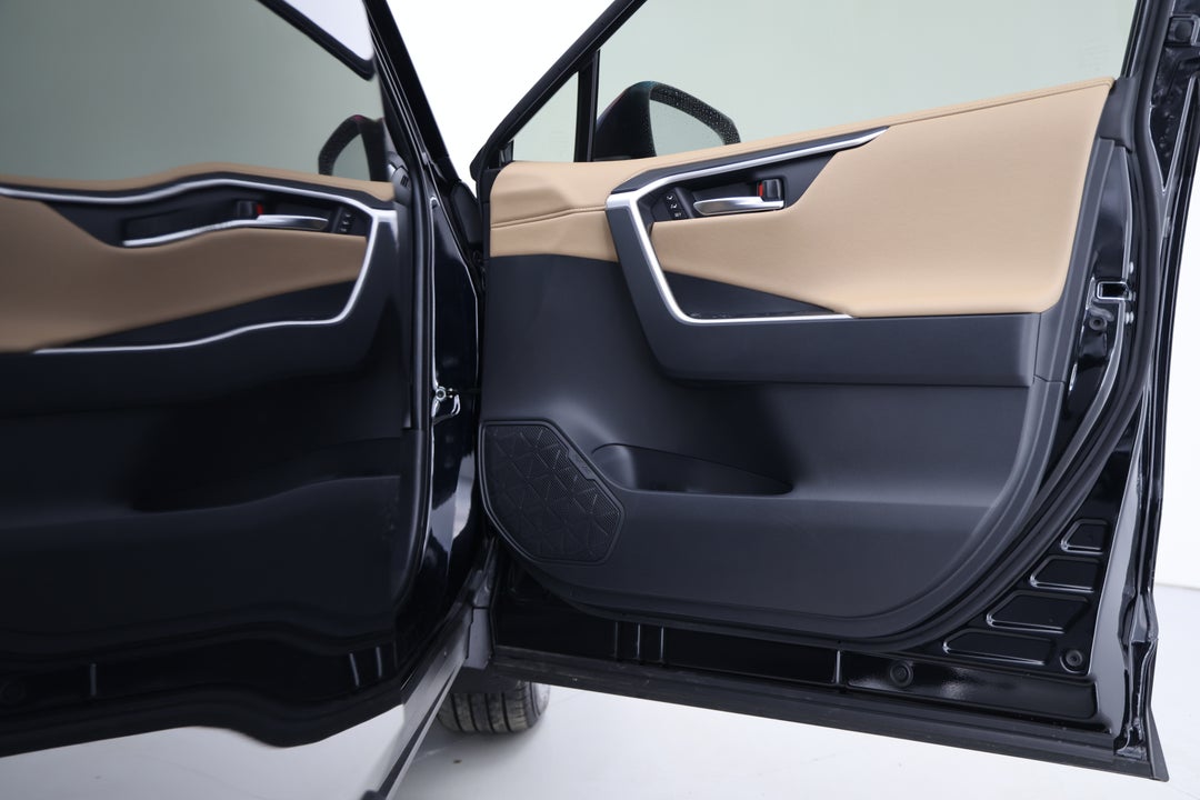 2025 Toyota RAV4 Cruiser (2WD) Hybrid, Automatic, 4948 km, Speaker View