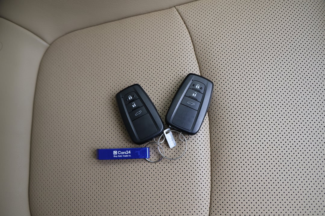 2025 Toyota RAV4 Cruiser (2WD) Hybrid, Automatic, 4948 km, Key Close-up