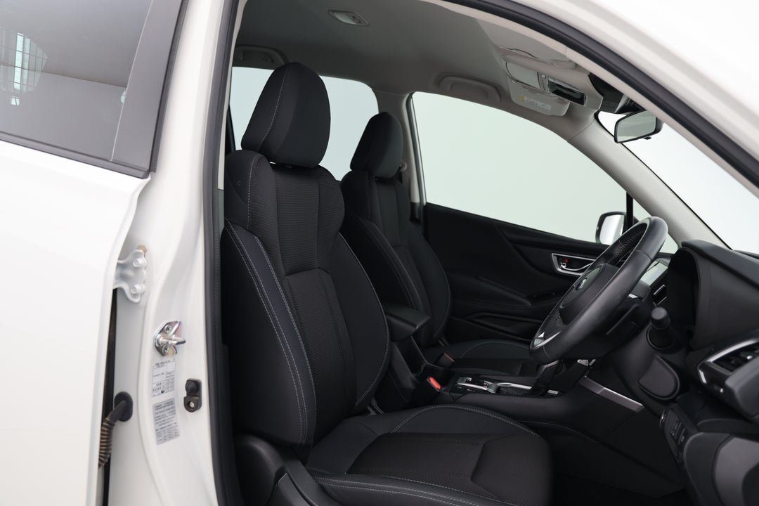 2023 Subaru Forester 2.5i (AWD), Automatic, 30131 km, Right Side Front Door Cabin View