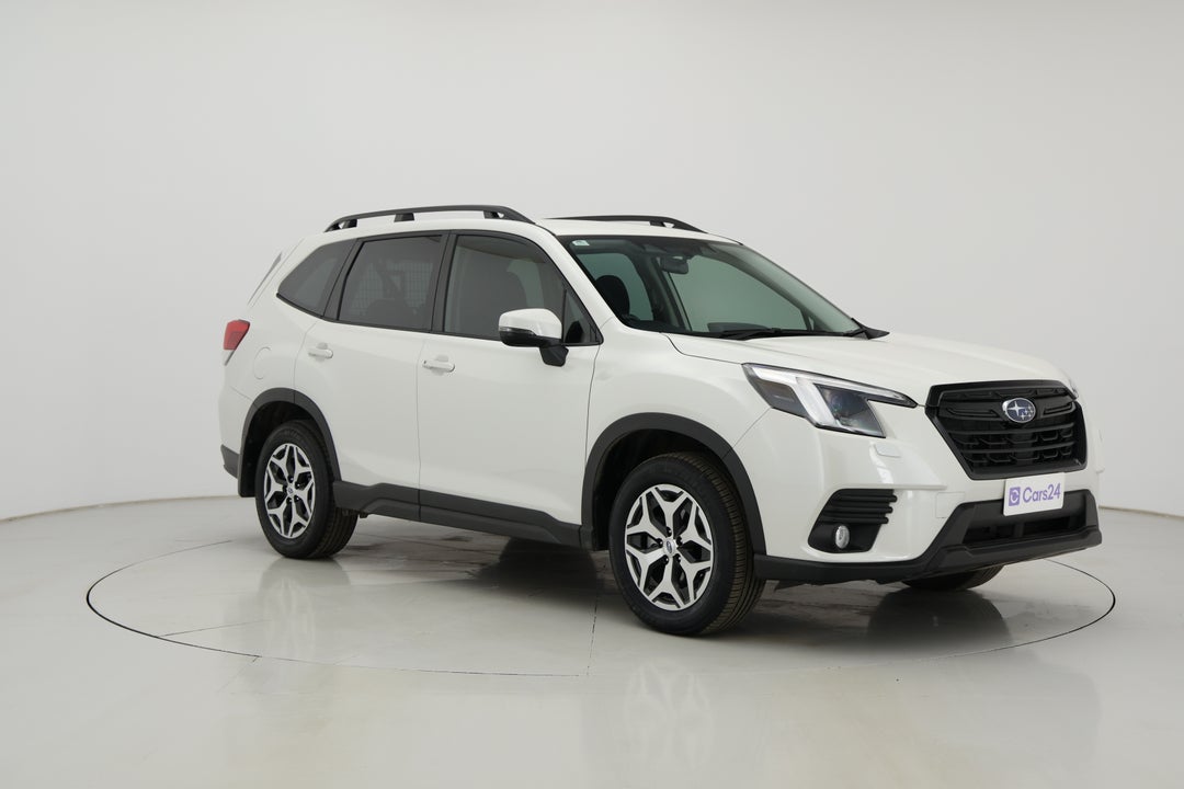 2023 Subaru Forester 2.5i (AWD), Automatic, 30131 km, Right Front Diagonal (45- Degree) View