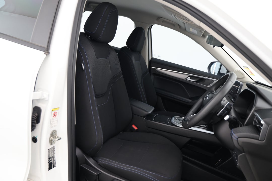 2024 GWM Haval Jolion Premium, Automatic, 20553 km, Right Side Front Door Cabin View