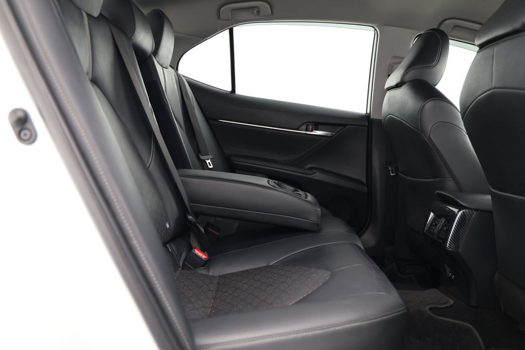 2018 Toyota Camry Sx V6, Automatic, 114851 km, Right Side Rear Door Cabin View