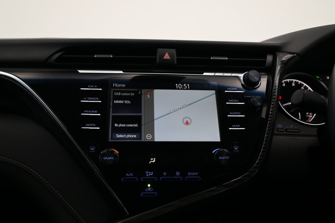 2018 Toyota Camry Sx V6, Automatic, 114851 km, Center Console