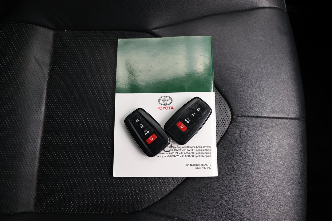 2018 Toyota Camry Sx V6, Automatic, 114851 km, Key Close-up