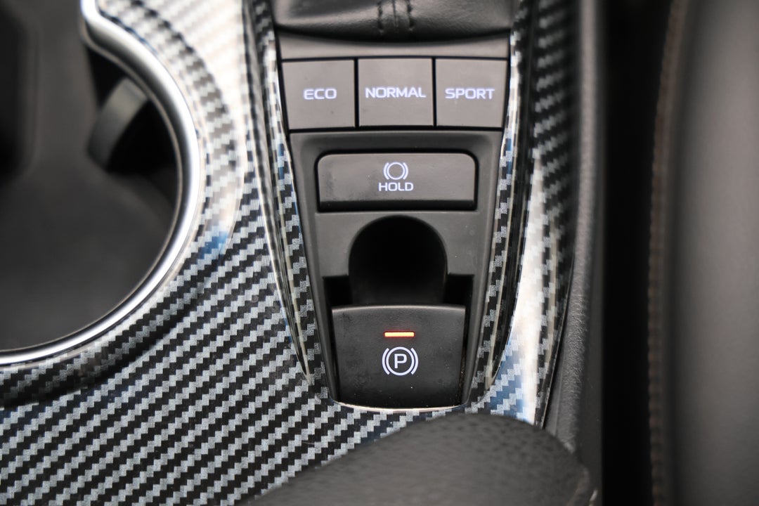 2018 Toyota Camry Sx V6, Automatic, 114851 km, Handbrake