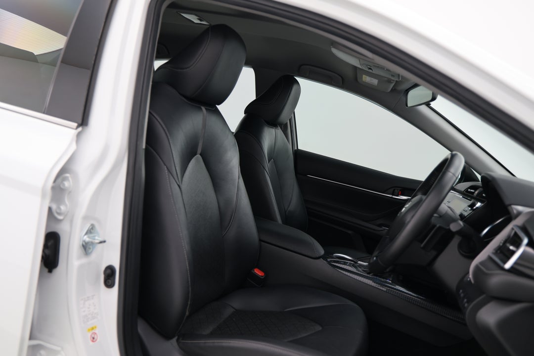 2018 Toyota Camry Sx V6, Automatic, 114851 km, Right Side Front Door Cabin View