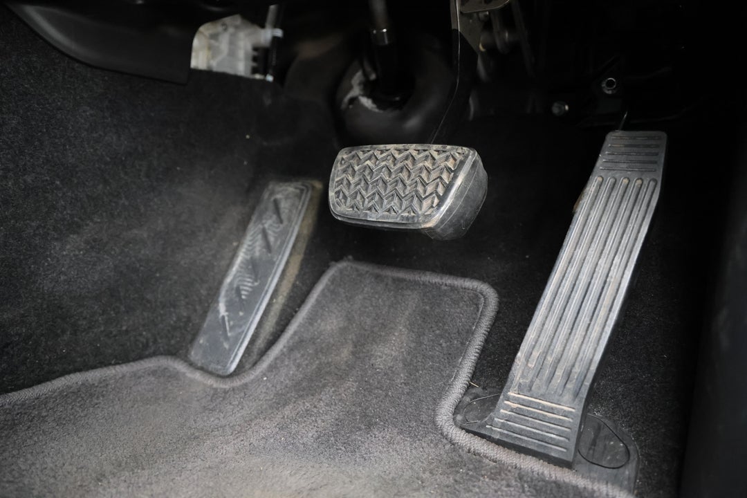 2018 Toyota Camry Sx V6, Automatic, 114851 km, Pedals and Footmat