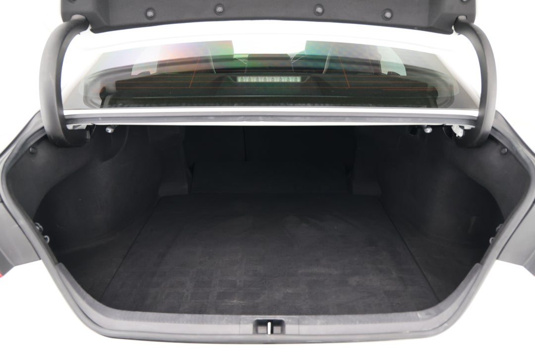 2018 Toyota Camry Sx V6, Automatic, 114851 km, Boot Inside View