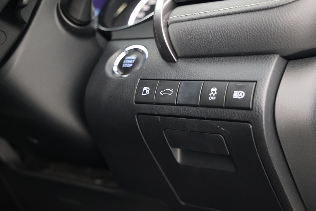 2018 Toyota Camry Sx V6, Automatic, 114851 km, Utility Switches/Buttons