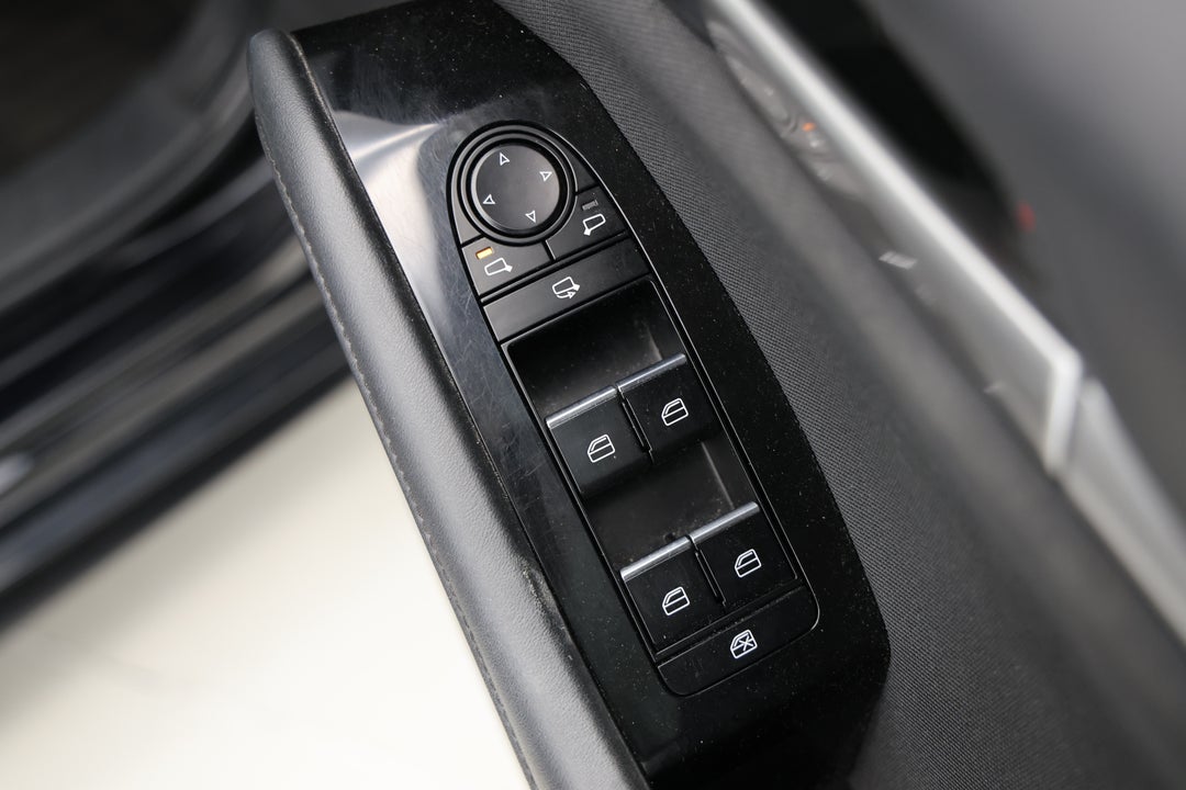 2021 Mazda 3 G20 Pure, Automatic, 51215 km, Drivers Side Door Panel Controls