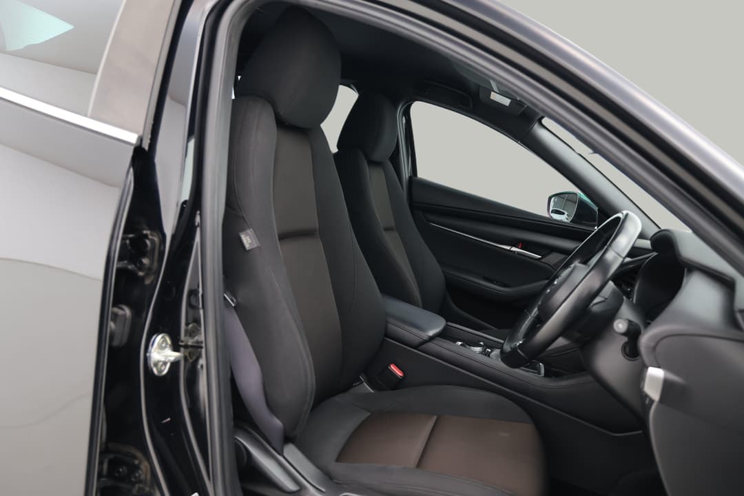 2021 Mazda 3 G20 Pure, Automatic, 54183 km, Right Side Front Door Cabin View