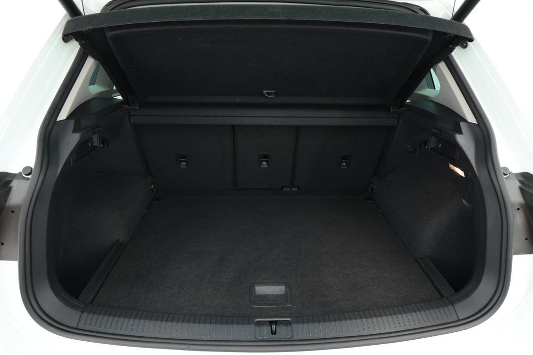 2018 Volkswagen Tiguan 162 Tsi Highline, Automatic, 72202 km, Boot Inside View
