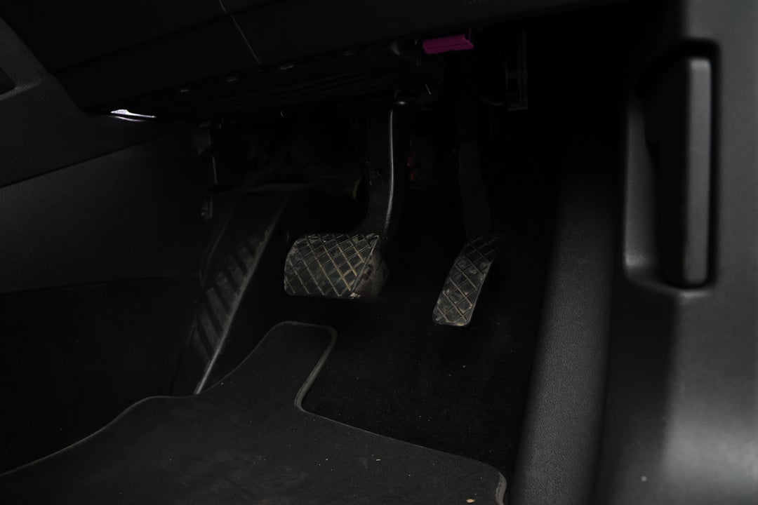 2018 Volkswagen Tiguan 162 Tsi Highline, Automatic, 72202 km, Pedals and Footmat