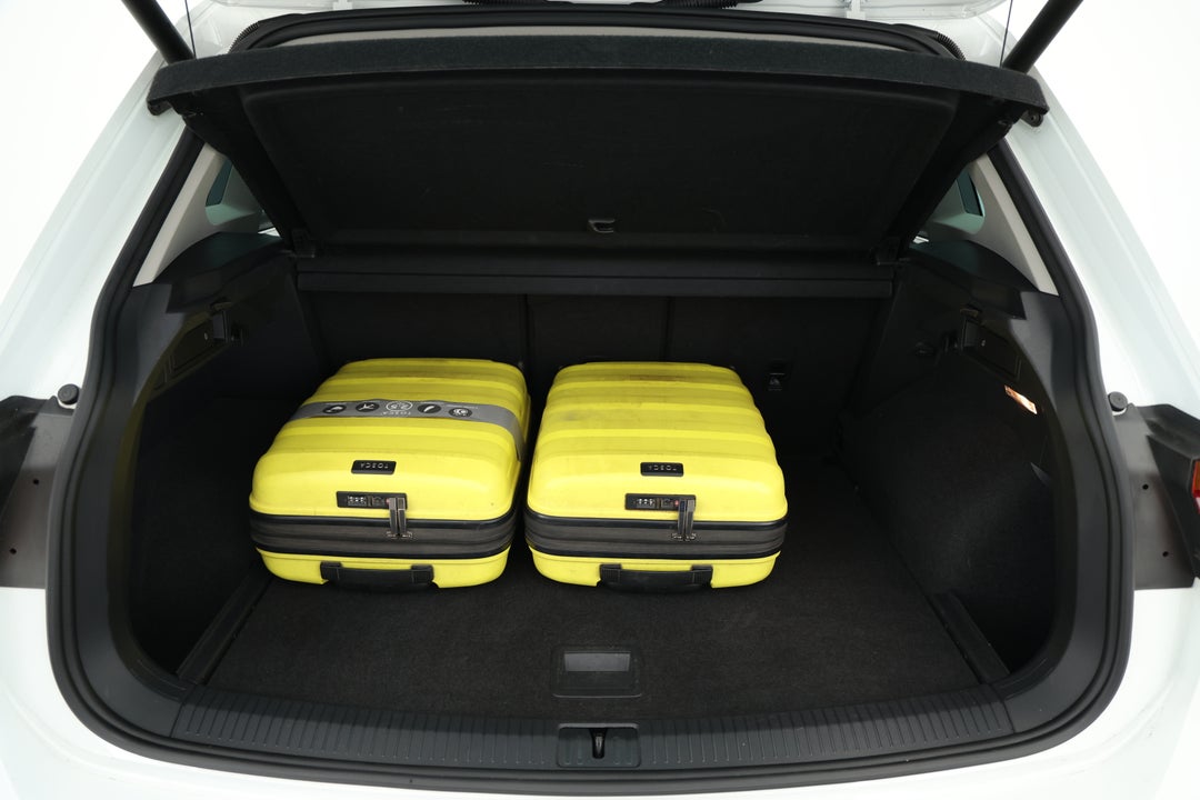 2018 Volkswagen Tiguan 162 Tsi Highline, Automatic, 72202 km, Boot Inside View with Luggage