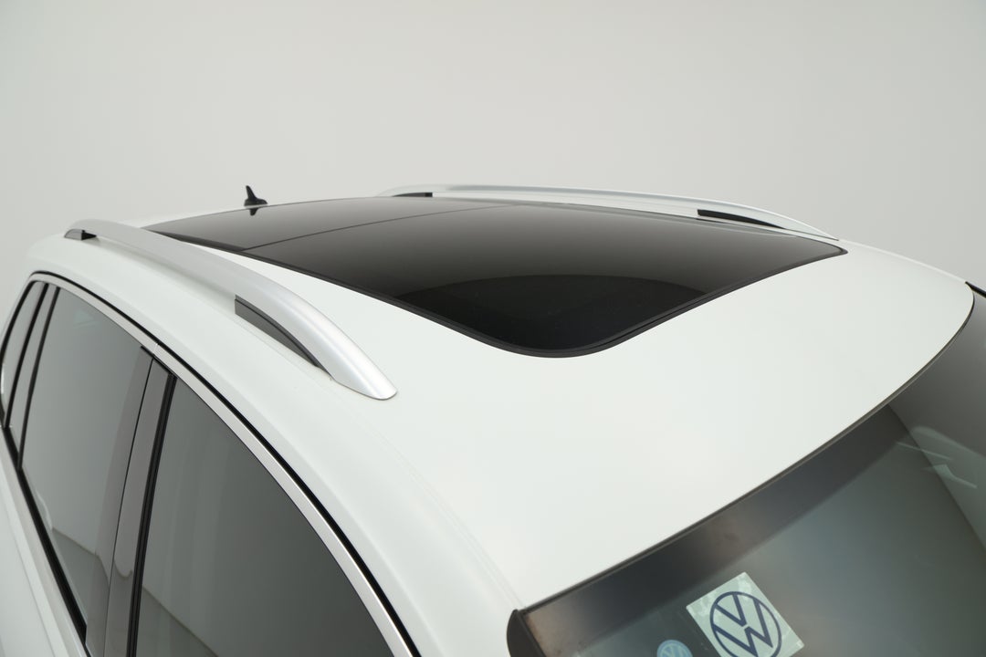 2018 Volkswagen Tiguan 162 Tsi Highline, Automatic, 72202 km, Roof/Sunroof View