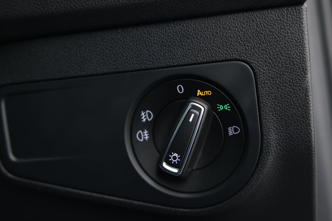 2018 Volkswagen Tiguan 162 Tsi Highline, Automatic, 72202 km, Utility Switches/Buttons