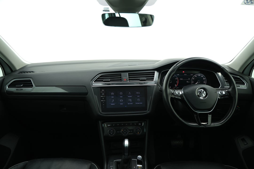 2018 Volkswagen Tiguan 162 Tsi Highline, Automatic, 72202 km, Dashboard View