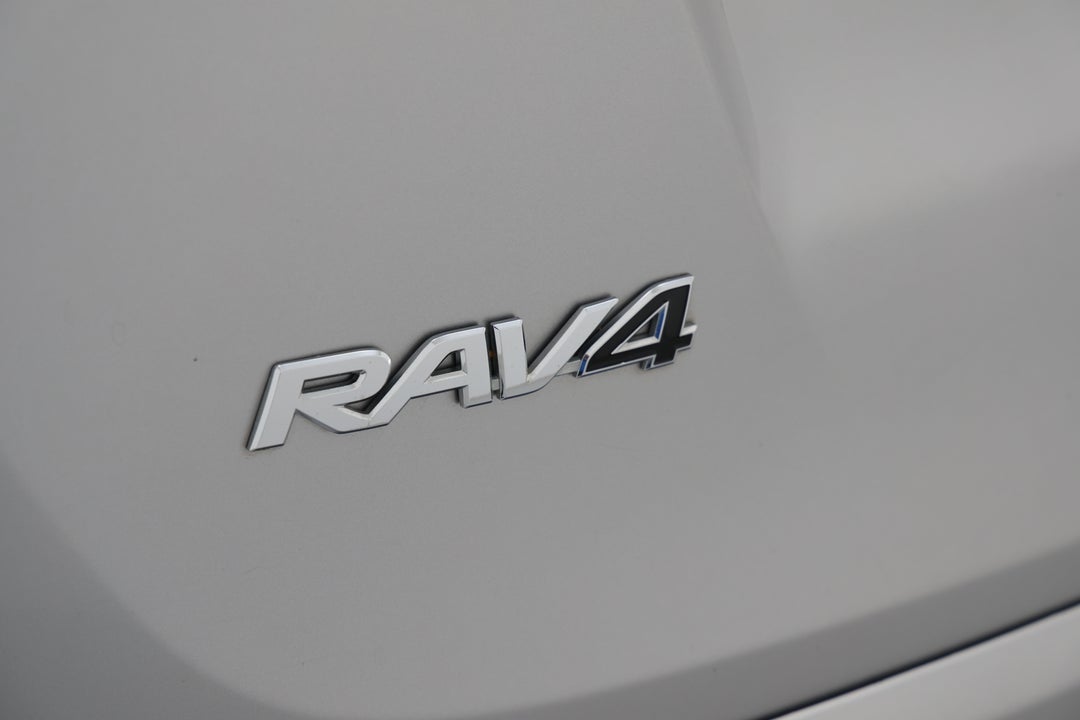 2017 Toyota RAV4 Gx (4x4), Automatic, 100818 km, Badge (Boot Left Side)