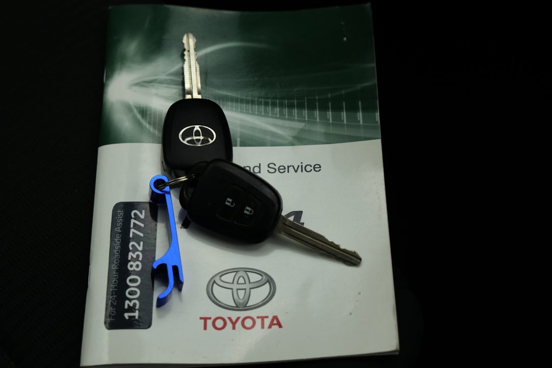 2017 Toyota RAV4 Gx (4x4), Automatic, 100818 km, Key Close-up