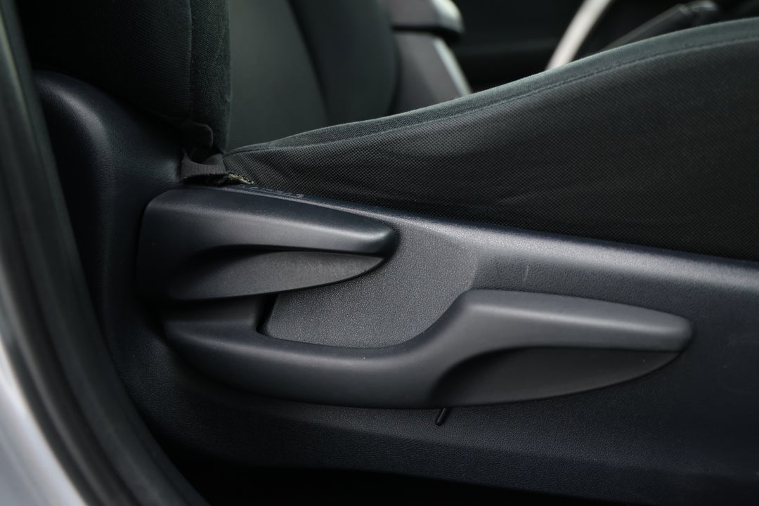 2017 Toyota RAV4 Gx (4x4), Automatic, 100818 km, Drivers Side Adjustment Panel