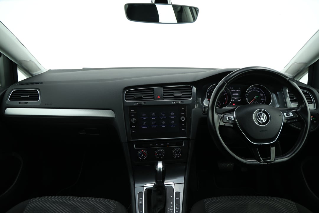 2018 Volkswagen Golf 110 Tsi Trendline, Automatic, 82627 km, Dashboard View