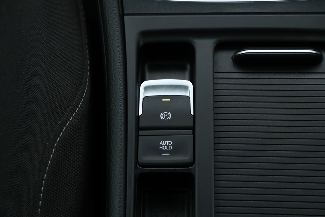 2018 Volkswagen Golf 110 Tsi Trendline, Automatic, 82627 km, Handbrake