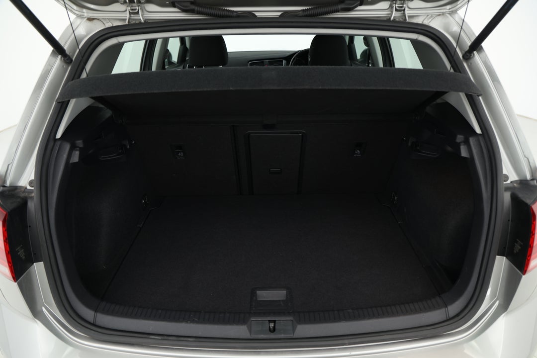2018 Volkswagen Golf 110 Tsi Trendline, Automatic, 82627 km, Boot Inside View