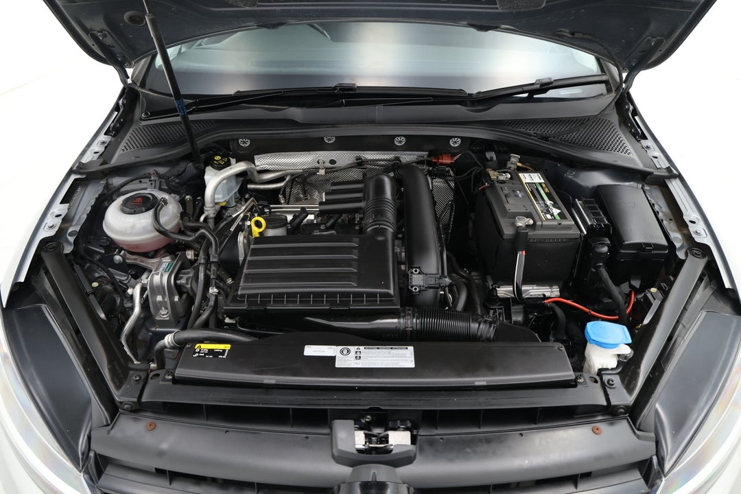 2018 Volkswagen Golf 110 Tsi Trendline, Automatic, 82627 km, Open Bonnet (Engine)