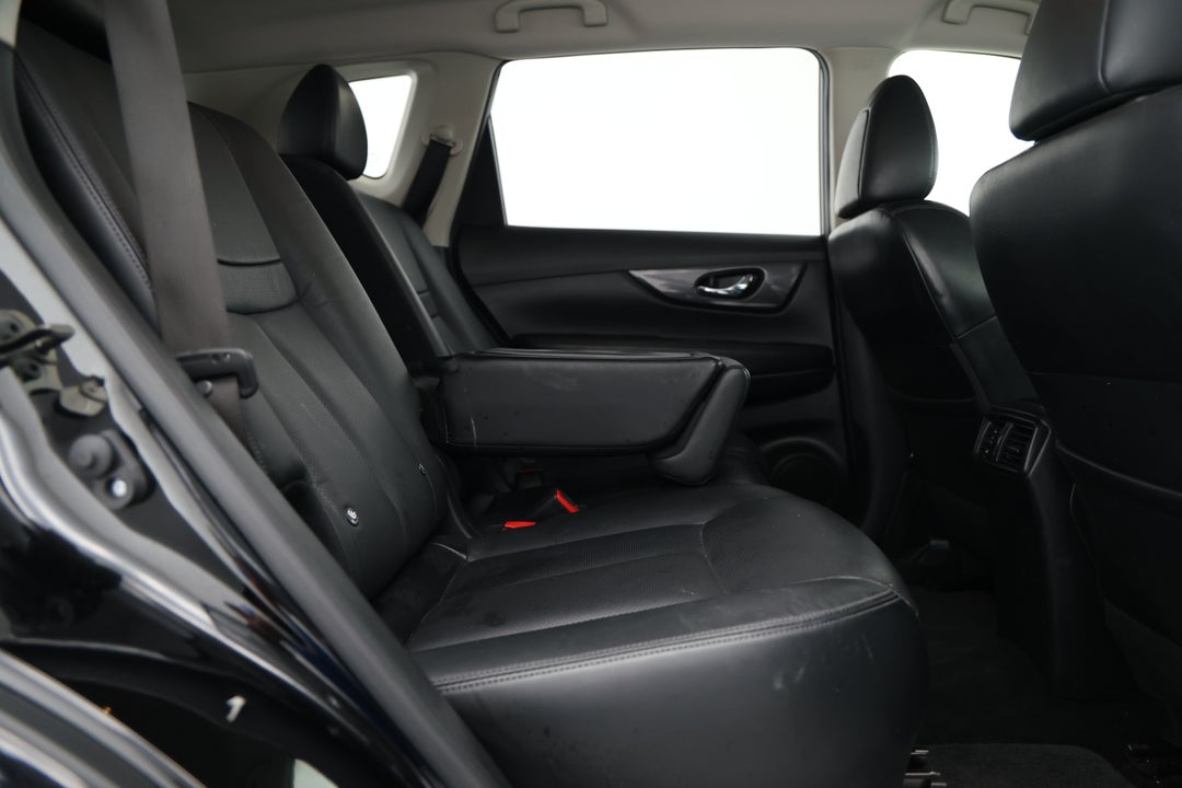 2018 Nissan X-trail St-l (2WD), Automatic, 65352 km, Right Side Rear Door Cabin View
