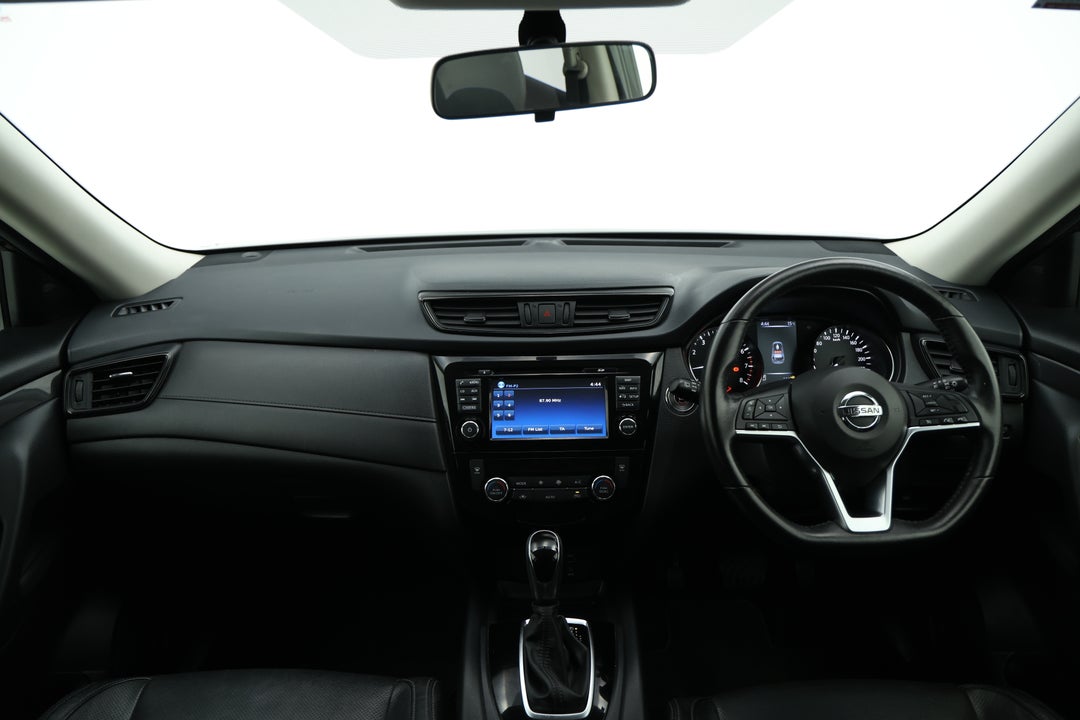 2018 Nissan X-trail St-l (2WD), Automatic, 65352 km, Dashboard View