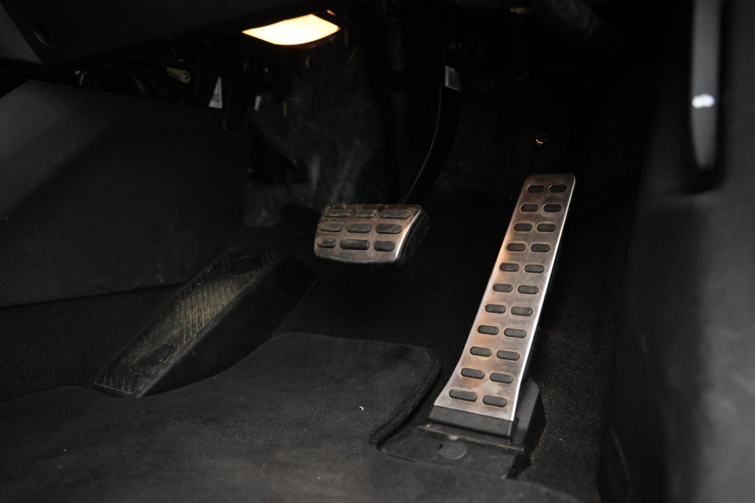 2016 Kia Sorento Gt-line (4x4), Automatic, 102924 km, Pedals and Footmat