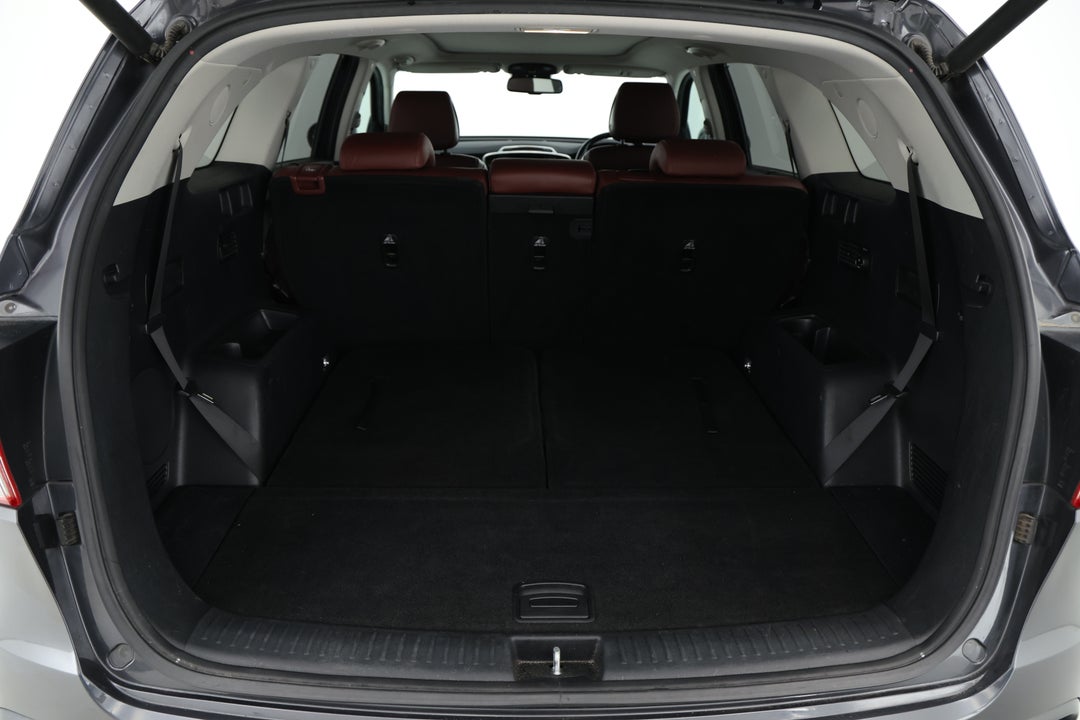 2016 Kia Sorento Gt-line (4x4), Automatic, 102924 km, Boot Inside View