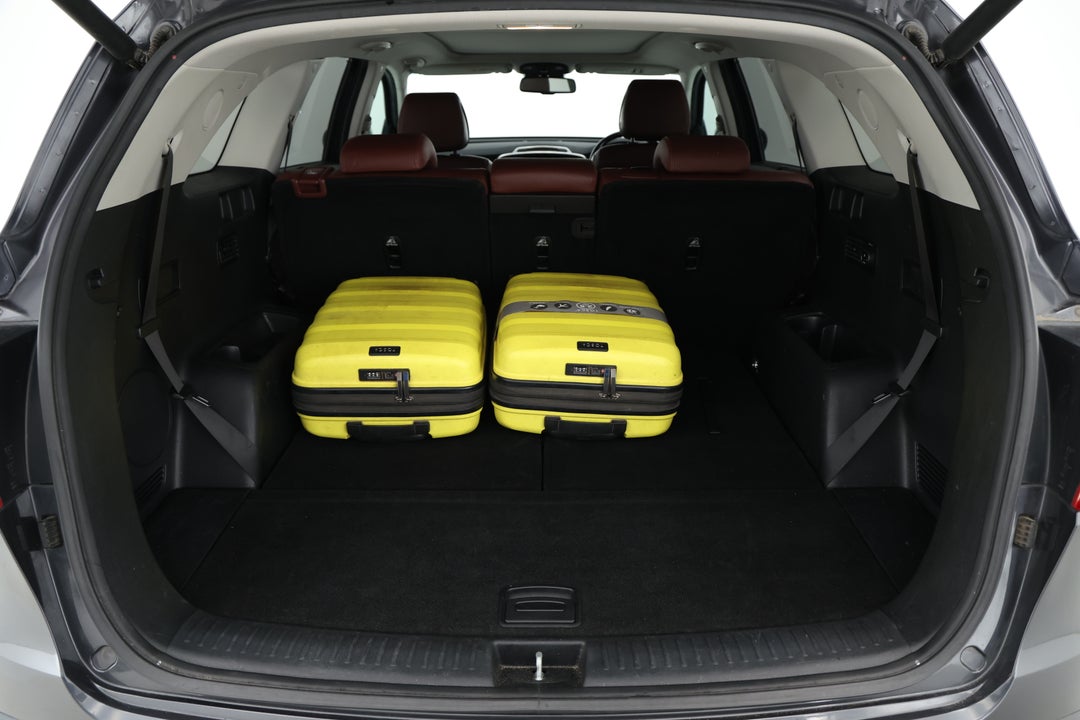2016 Kia Sorento Gt-line (4x4), Automatic, 102924 km, Boot Inside View with Luggage