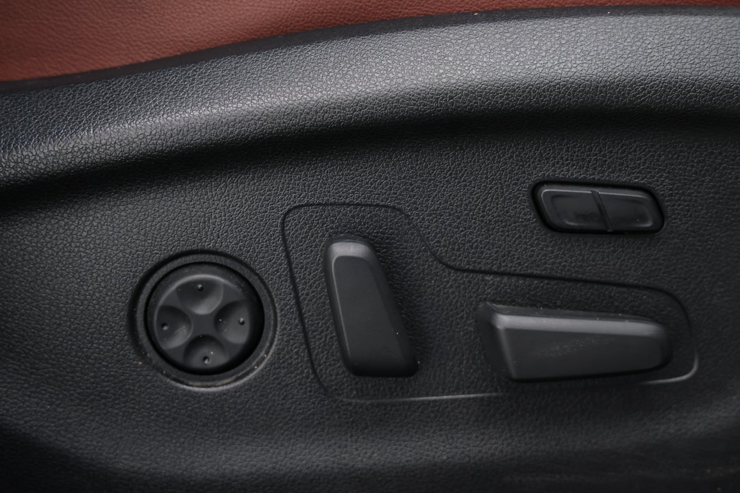 2016 Kia Sorento Gt-line (4x4), Automatic, 102924 km, Drivers Side Adjustment Panel