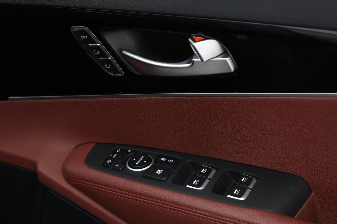 2016 Kia Sorento Gt-line (4x4), Automatic, 102924 km, Drivers Side Door Panel Controls