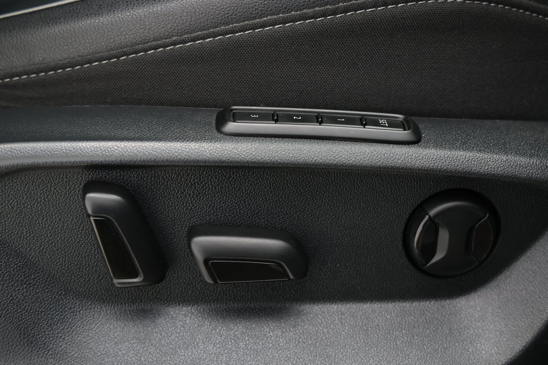 2019 Volkswagen Tiguan 162 Tsi Highline, Automatic, 81723 km, Drivers Side Adjustment Panel