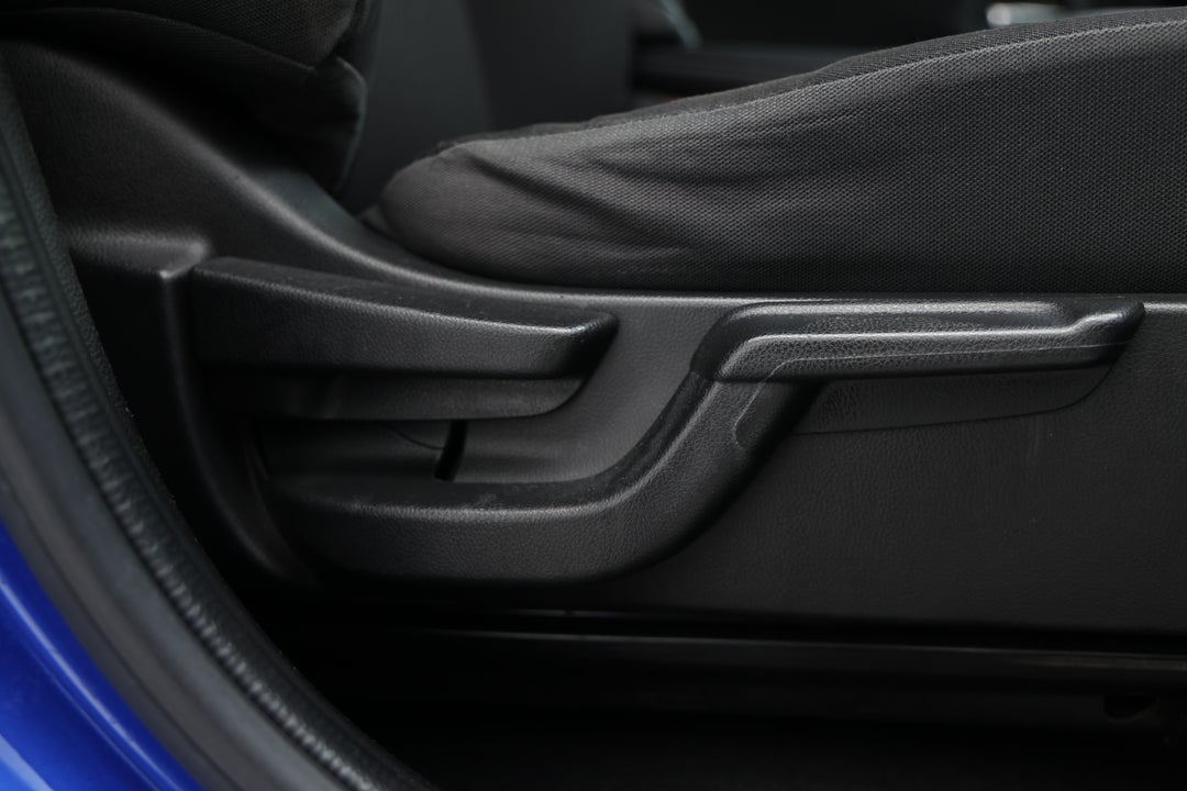 2019 Honda HR-V Vti, Automatic, 56229 km, Drivers Side Adjustment Panel