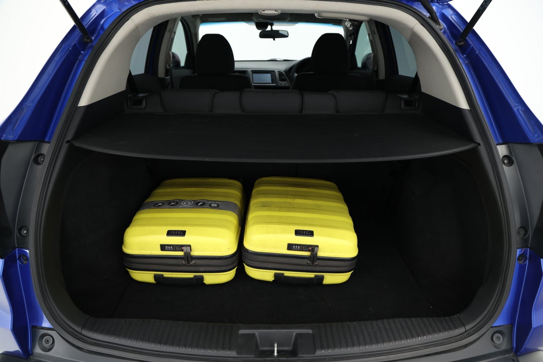 2019 Honda HR-V Vti, Automatic, 56229 km, Boot Inside View with Luggage