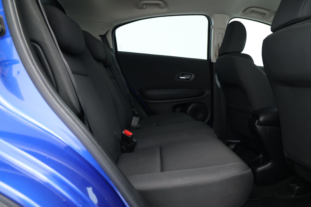 2019 Honda HR-V Vti, Automatic, 56229 km, Right Side Rear Door Cabin View