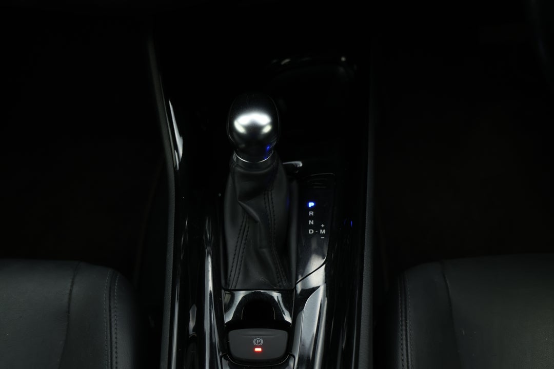 2018 Toyota C-HR Koba (AWD), Automatic, 133633 km, Gear Lever 