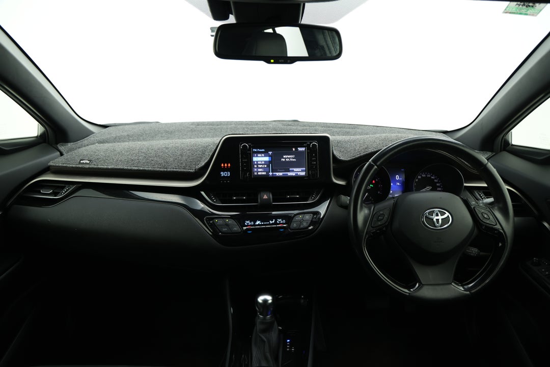 2018 Toyota C-HR Koba (AWD), Automatic, 133633 km, Dashboard View