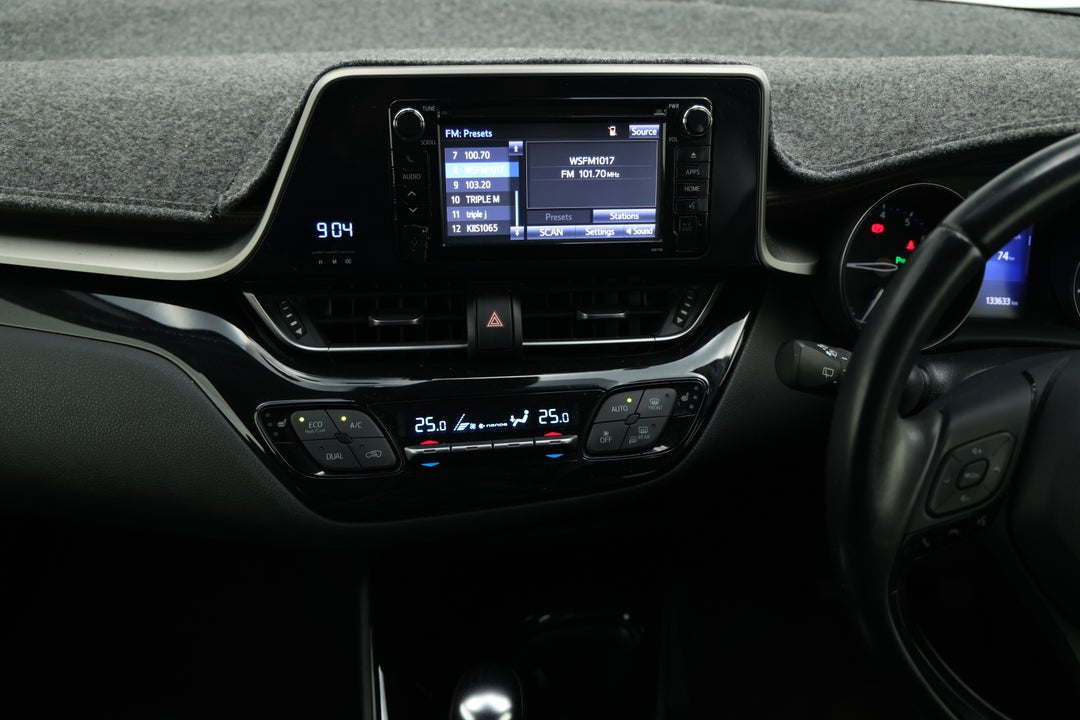 2018 Toyota C-HR Koba (AWD), Automatic, 133633 km, Center Console
