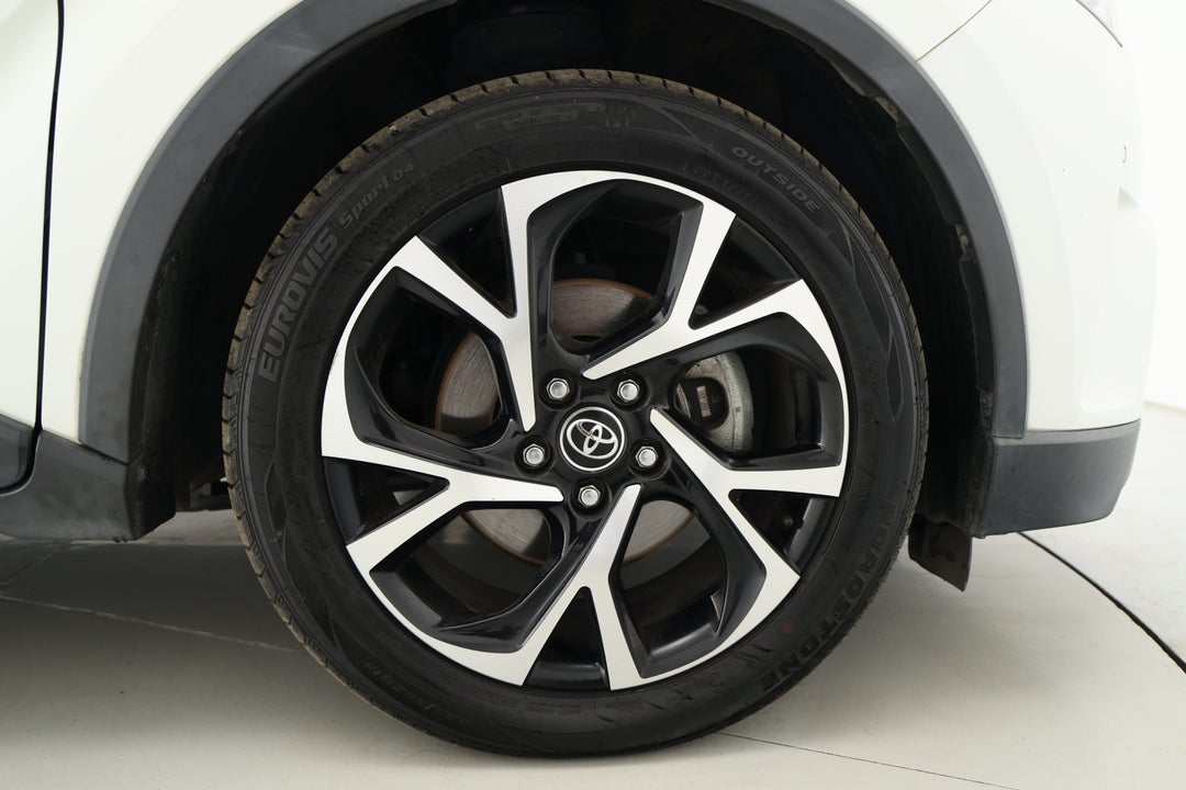 2018 Toyota C-HR Koba (AWD), Automatic, 133633 km, Right Front Wheel