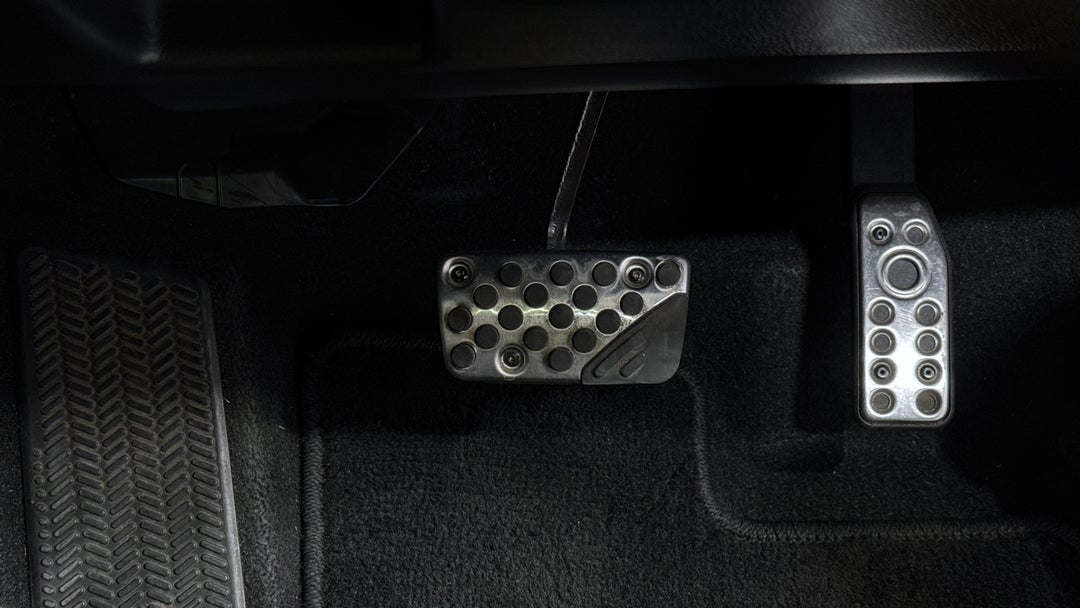 2019 Honda HR-V Vti-lx, Automatic, 94458 km, Pedals and Footmat