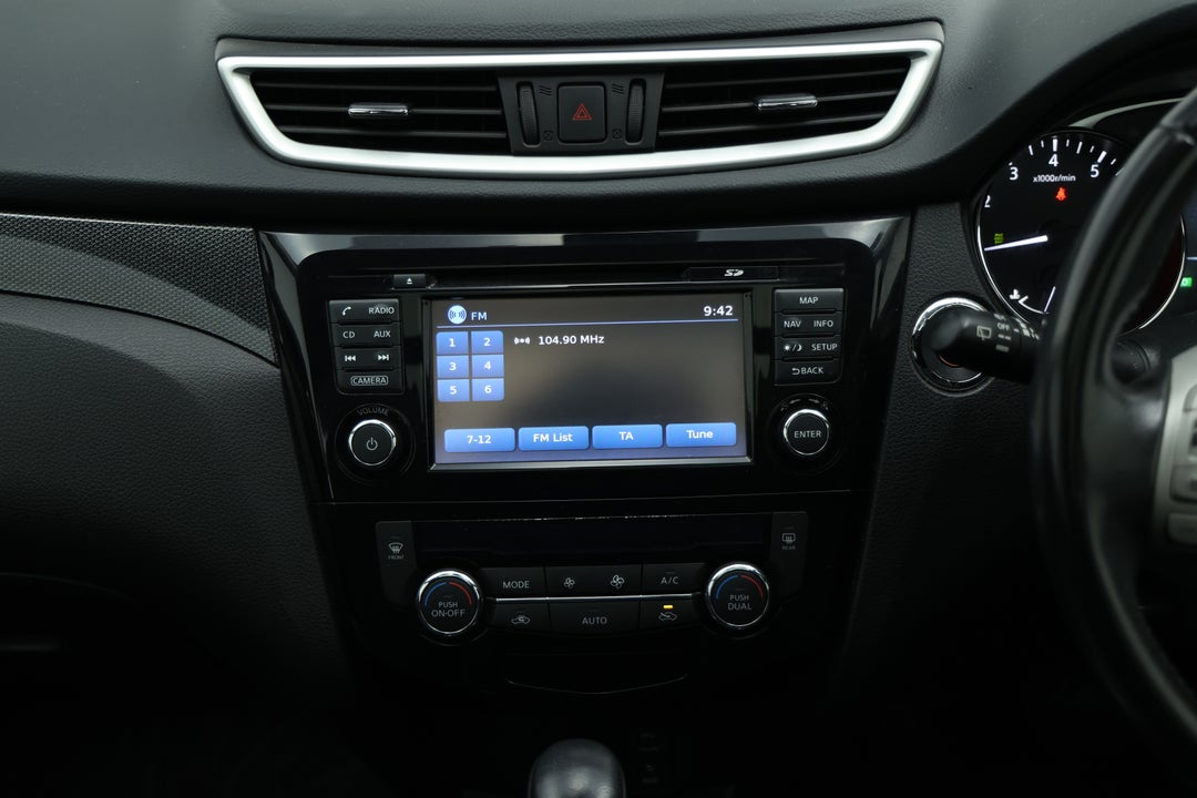 2017 Nissan X-trail Ti (4x4), Automatic, 143044 km, Center Console