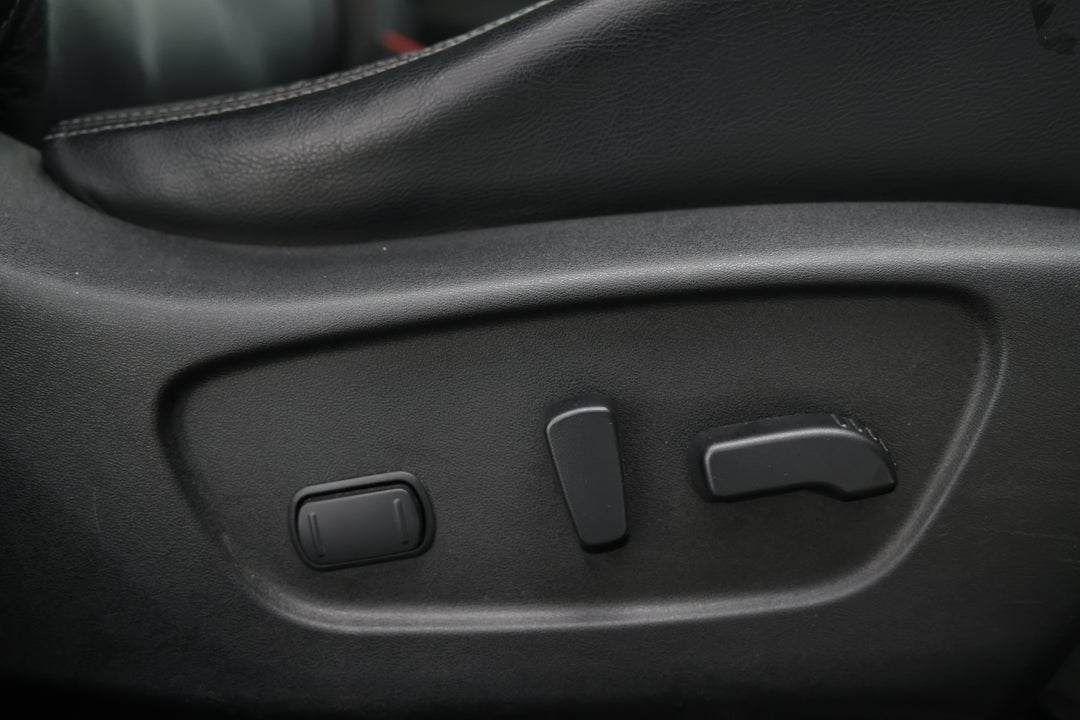 2017 Nissan X-trail Ti (4x4), Automatic, 143044 km, Drivers Side Adjustment Panel