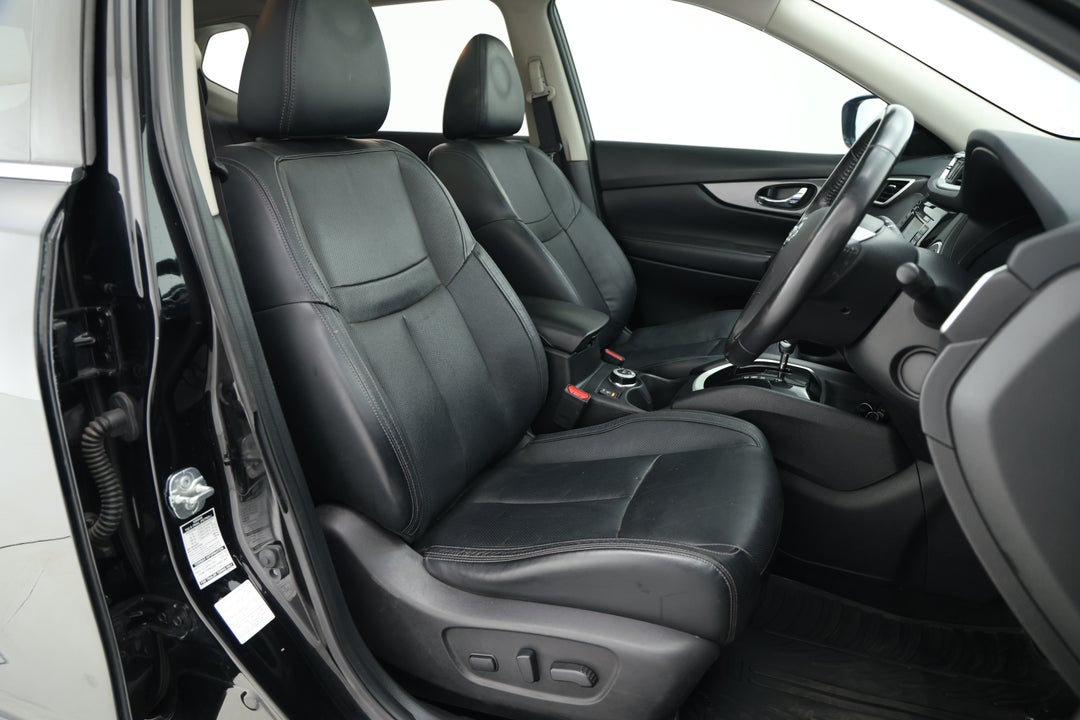 2017 Nissan X-trail Ti (4x4), Automatic, 143044 km, Right Side Front Door Cabin View