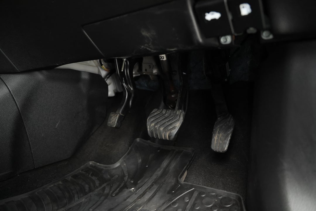 2017 Nissan X-trail Ti (4x4), Automatic, 143044 km, Pedals and Footmat